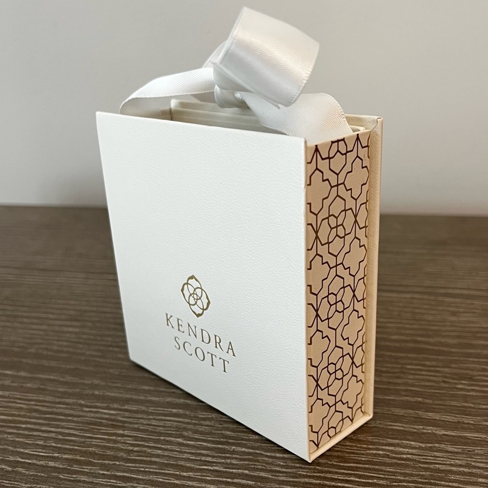 Kendra Scott Gift Box, Bow, & Jewelry Pouch